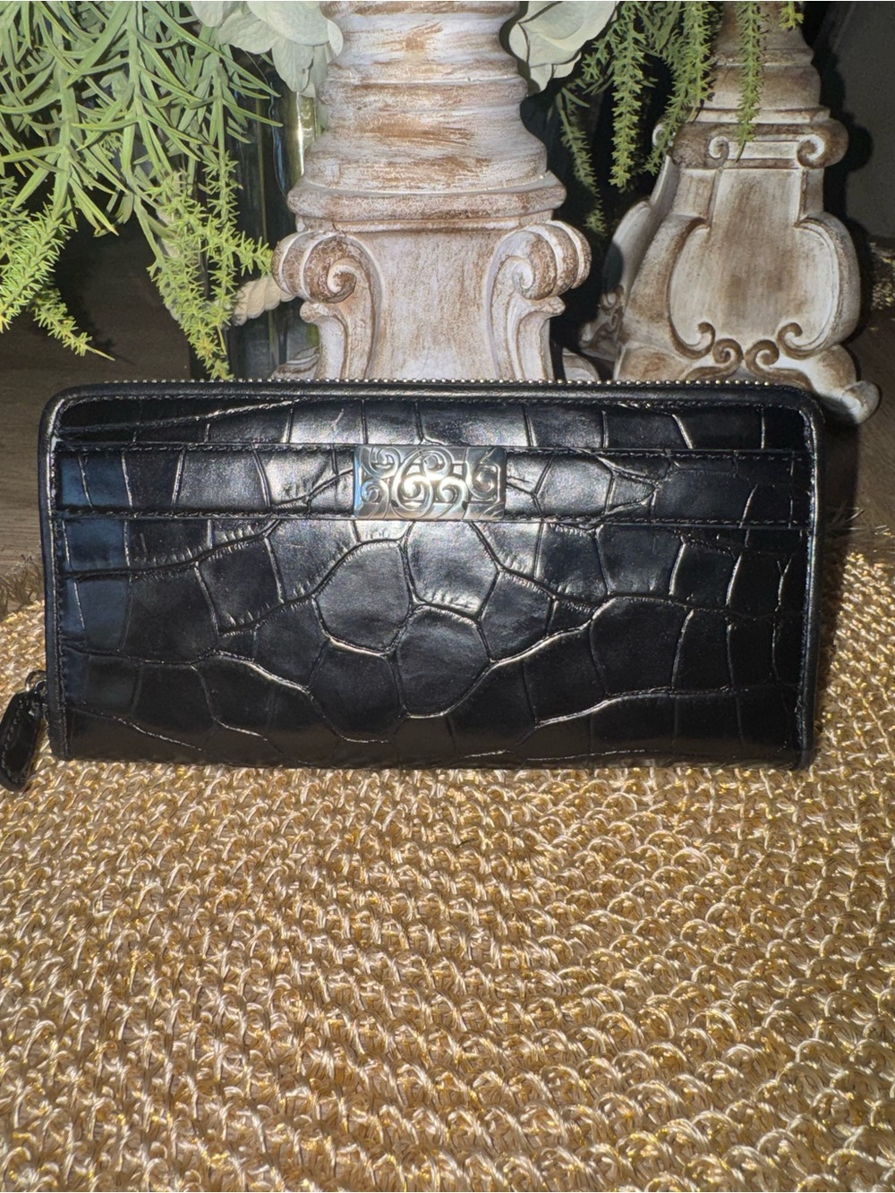 Brighton Black Croc Embossed Zip Wallet Excellent Preloved Condition